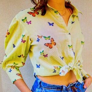 Sundays butterfly top in spring yellow. Size 1. EUC